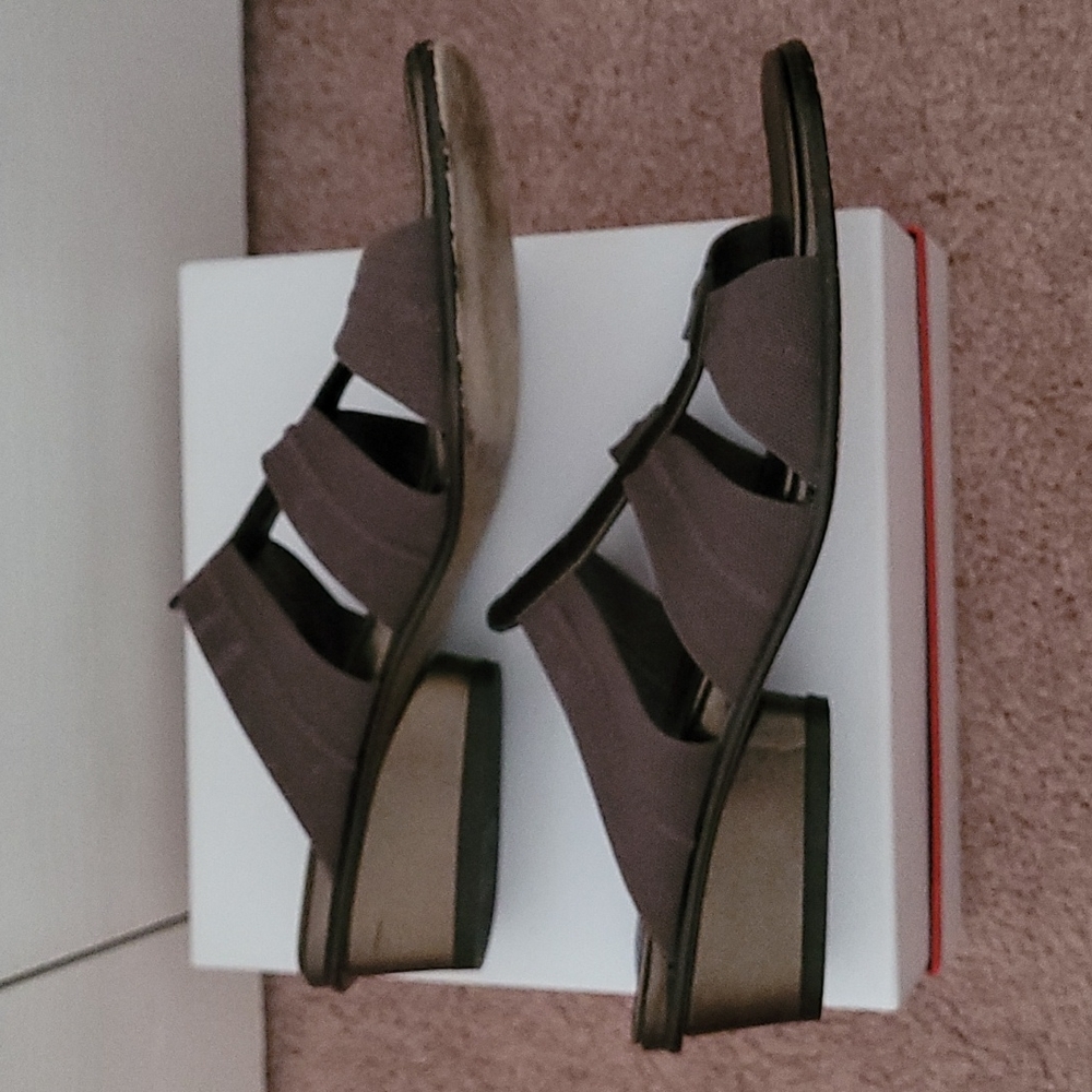 Donald J. Pliner Vintage 'Darya' sandal 7 - Picture 8 of 13